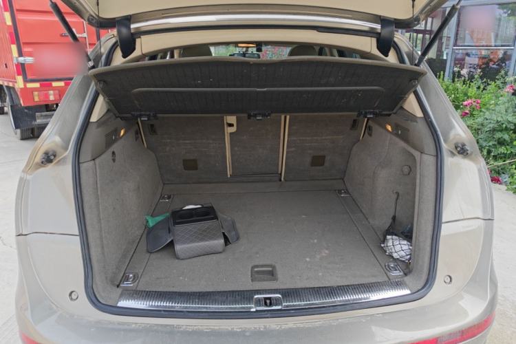 Used Audi Q5 2011 2.0TFSI Technology Model Trunk