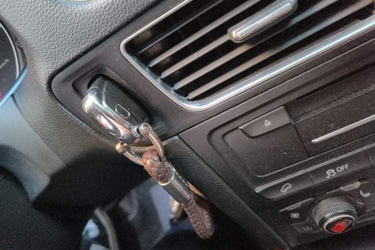 Used Audi Q5 2011 2.0TFSI Comfort Version Vehicle Key