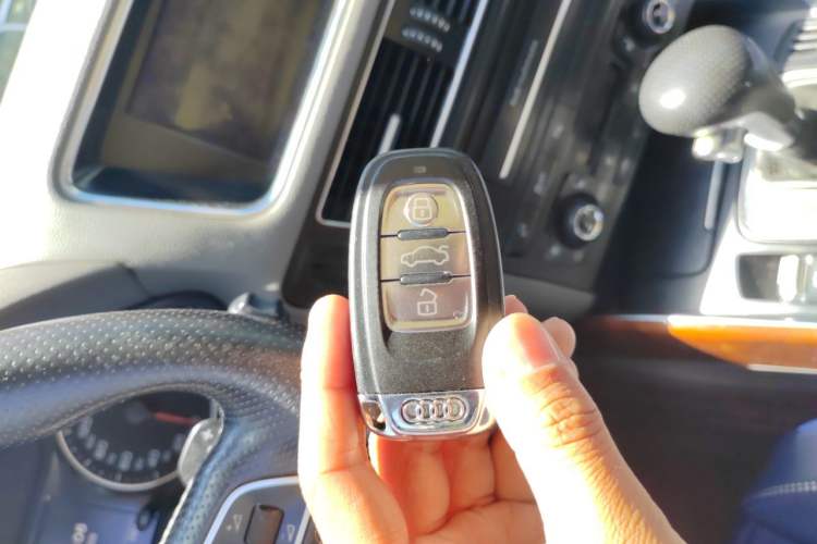 Used Audi Q5 2011 2.0TFSI Comfort Version Vehicle Key