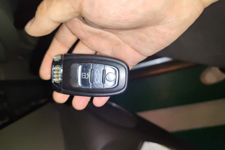 Used Audi Q5 2011 2.0TFSI Comfort Version Vehicle Key
