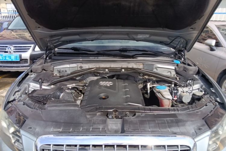 Used Audi Q5 2011 2.0TFSI Luxury Edition Engine Bay