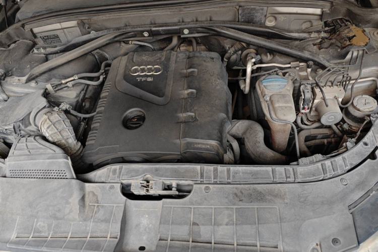 Used Audi Q5 2011 2.0TFSI Comfort Version Engine Bay