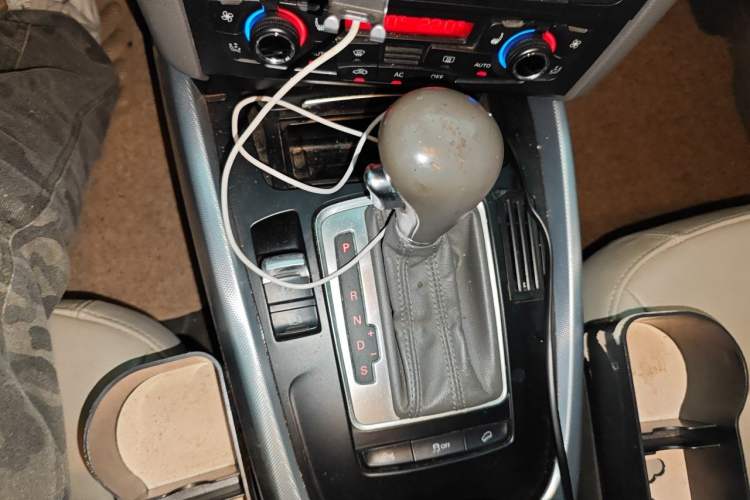 Used Audi Q5 2011 2.0TFSI Comfort Version Gear Lever