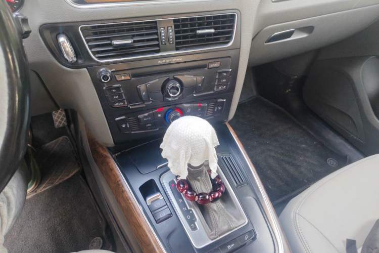 Used Audi Q5  Gear Lever
