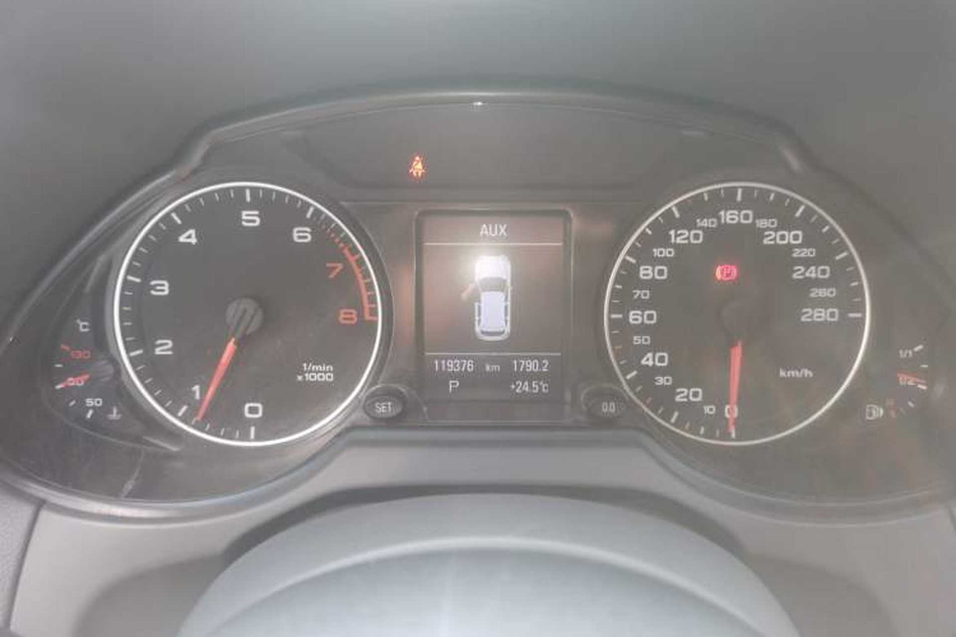 Used Audi Q5 2011 2.0TFSI Ambition Edition Instrument Cluster