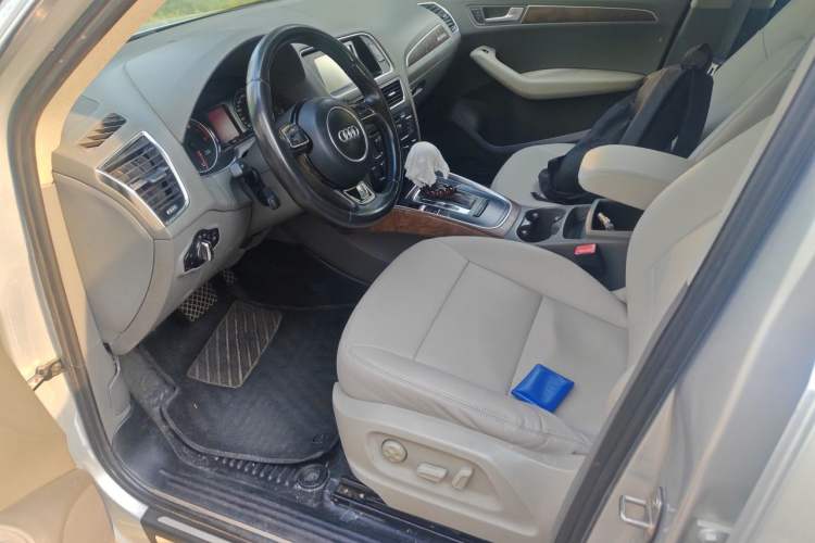 Used Audi Q5  Left Front Seat