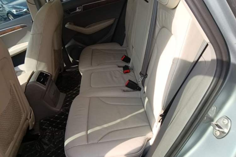 Used Audi Q5 2011 2.0TFSI Luxury Edition Left Rear Seat