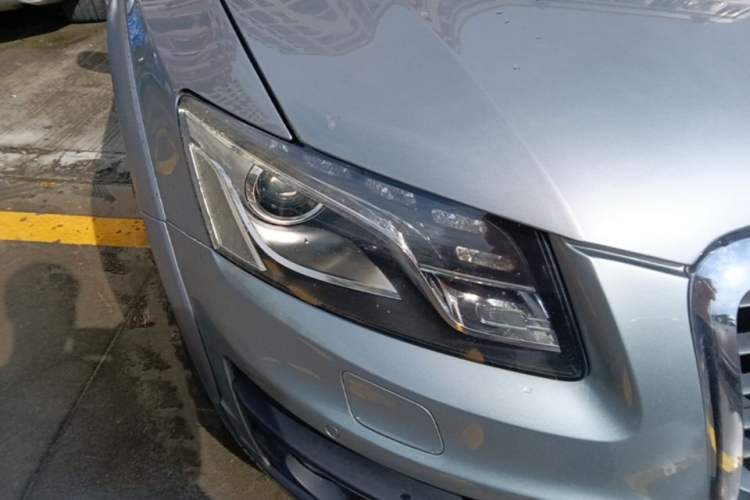 Used Audi Q5 2011 2.0TFSI Luxury Edition Right Front Headlight