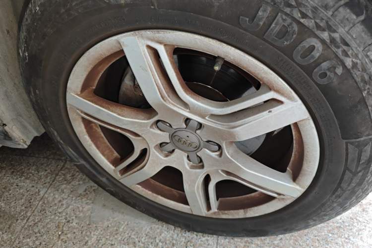 Used Audi Q5 2011 2.0TFSI Comfort Version Right Front Wheel Hub