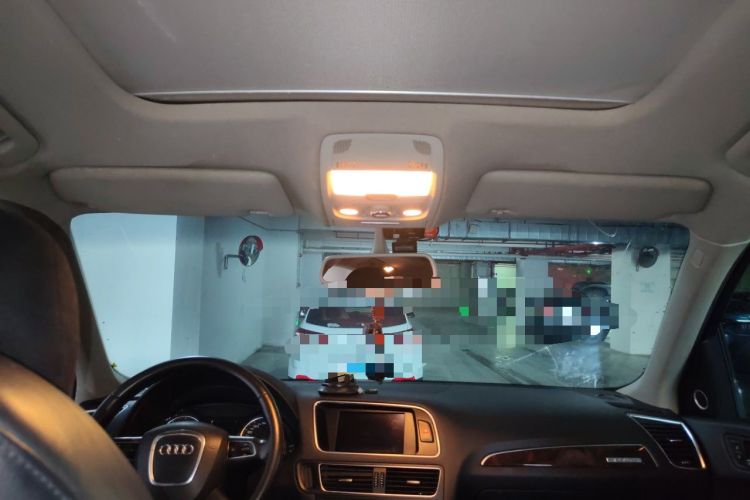 Used Audi Q5 2011 2.0TFSI Comfort Version Headliner
