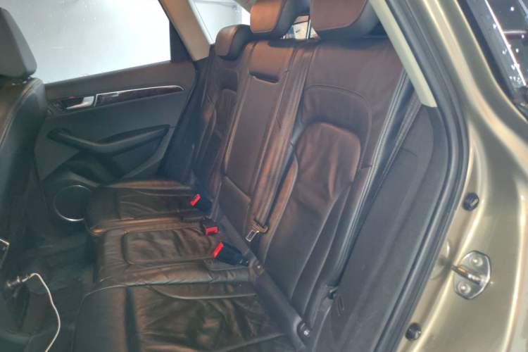 Used Audi Q5 2011 2.0TFSI Comfort Version Left Rear Seat