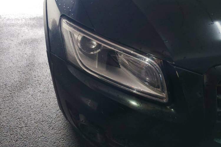 Used Audi Q5 2011 2.0TFSI Comfort Version Right Front Headlight