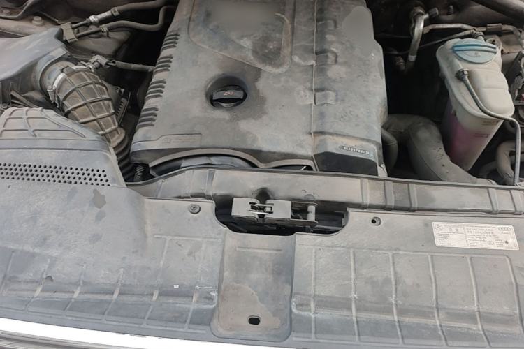 Used Audi Q5 2011 2.0TFSI Technology Model Engine Bay