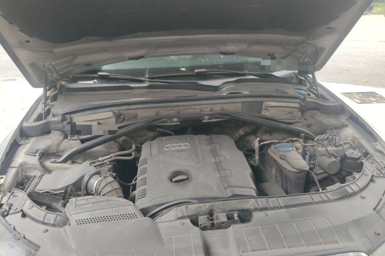 Used Audi Q5 2011 2.0TFSI Technology Model Engine Bay