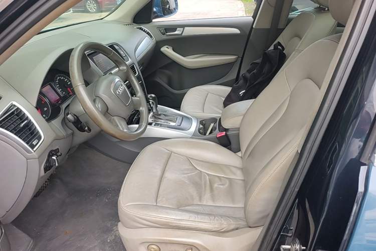 Used Audi Q5 2011 2.0TFSI Technology Model Left Front Seat