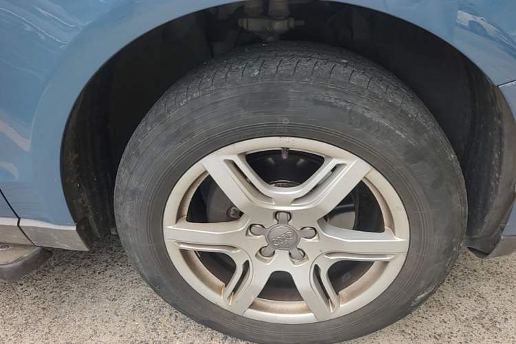 Used Audi Q5 2011 2.0TFSI Technology Model Right Front Wheel Hub
