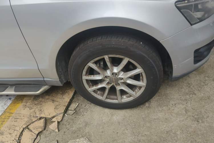 Used Audi Q5 2011 2.0TFSI Technology Model Right Front Wheel Hub