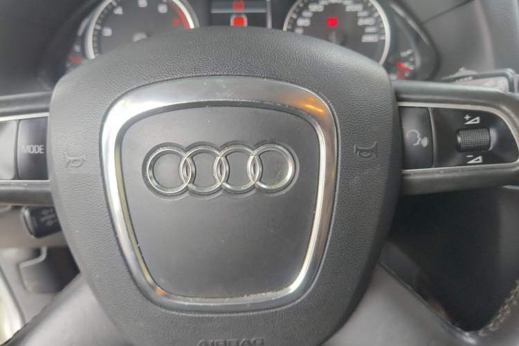 Used Audi Q5 2011 2.0TFSI Technology Model Vehicle Key