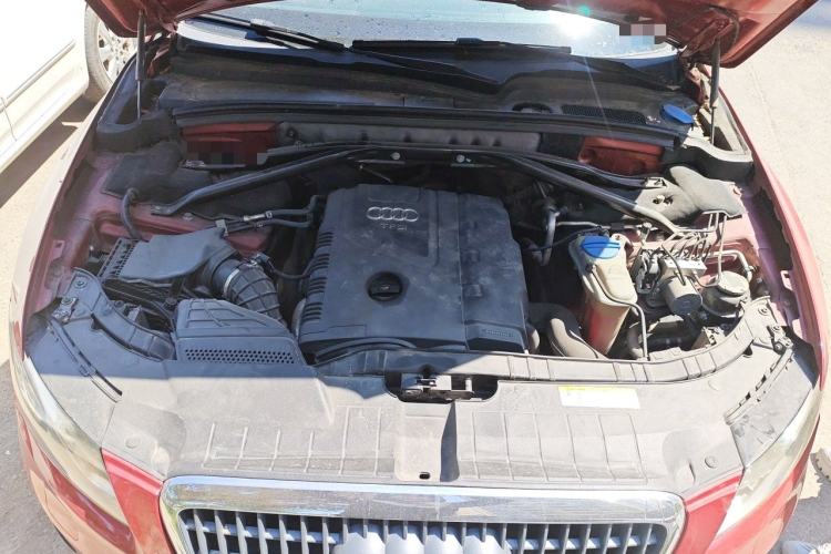 Used Audi Q5 2011 2.0TFSI Comfort Version Engine Bay