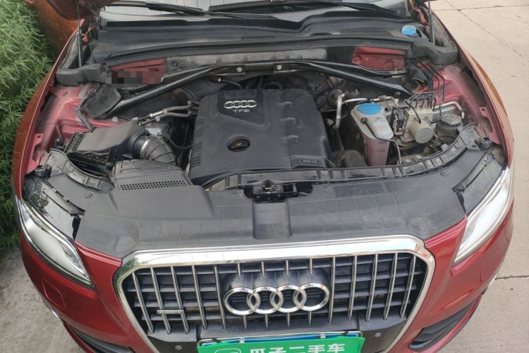 Used Audi Q5 2011 2.0TFSI Comfort Version Engine Bay