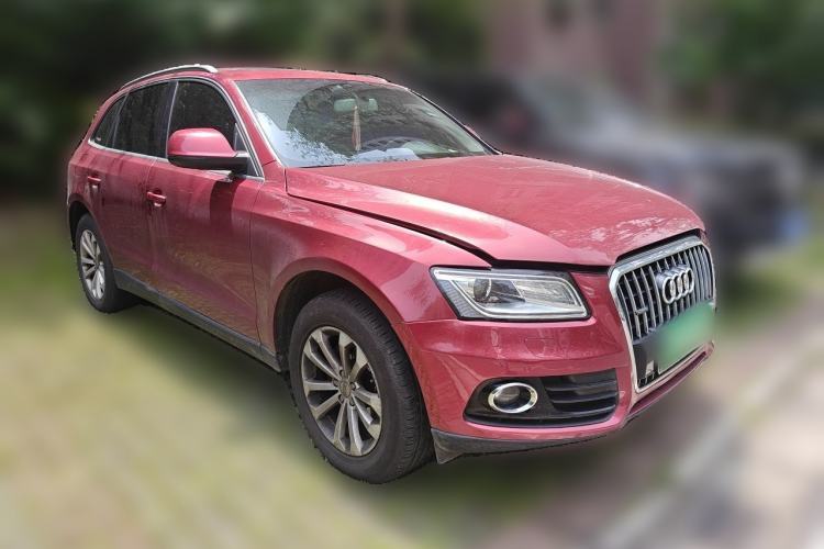 Used Audi Q5 2011 2.0TFSI Technology Model Front Right 45 Deg