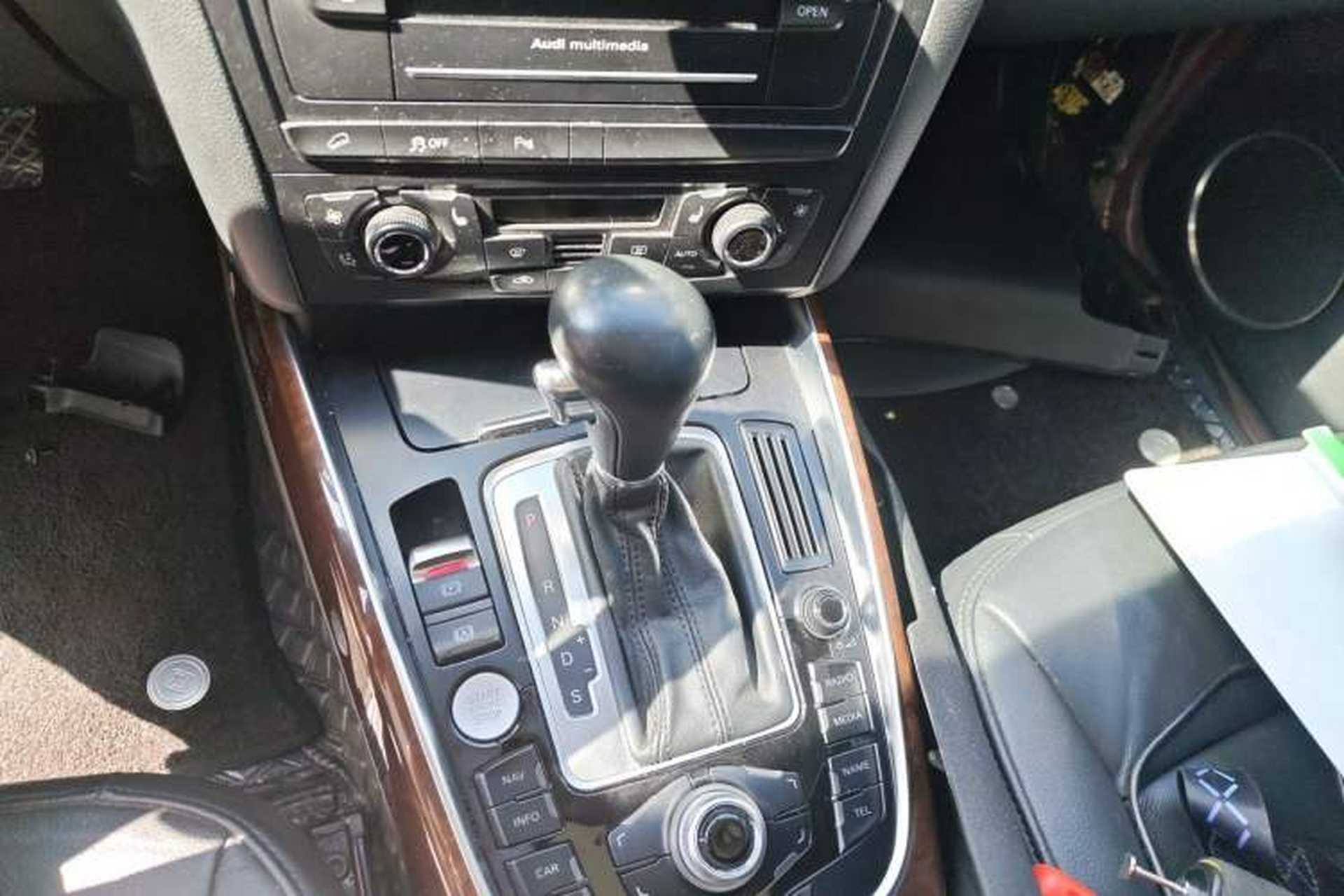 Used Audi Q5 2011 2.0TFSI Comfort Version Gear Lever