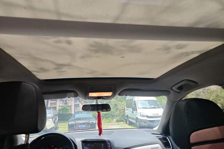 Used Audi Q5 2011 2.0TFSI Technology Model Headliner