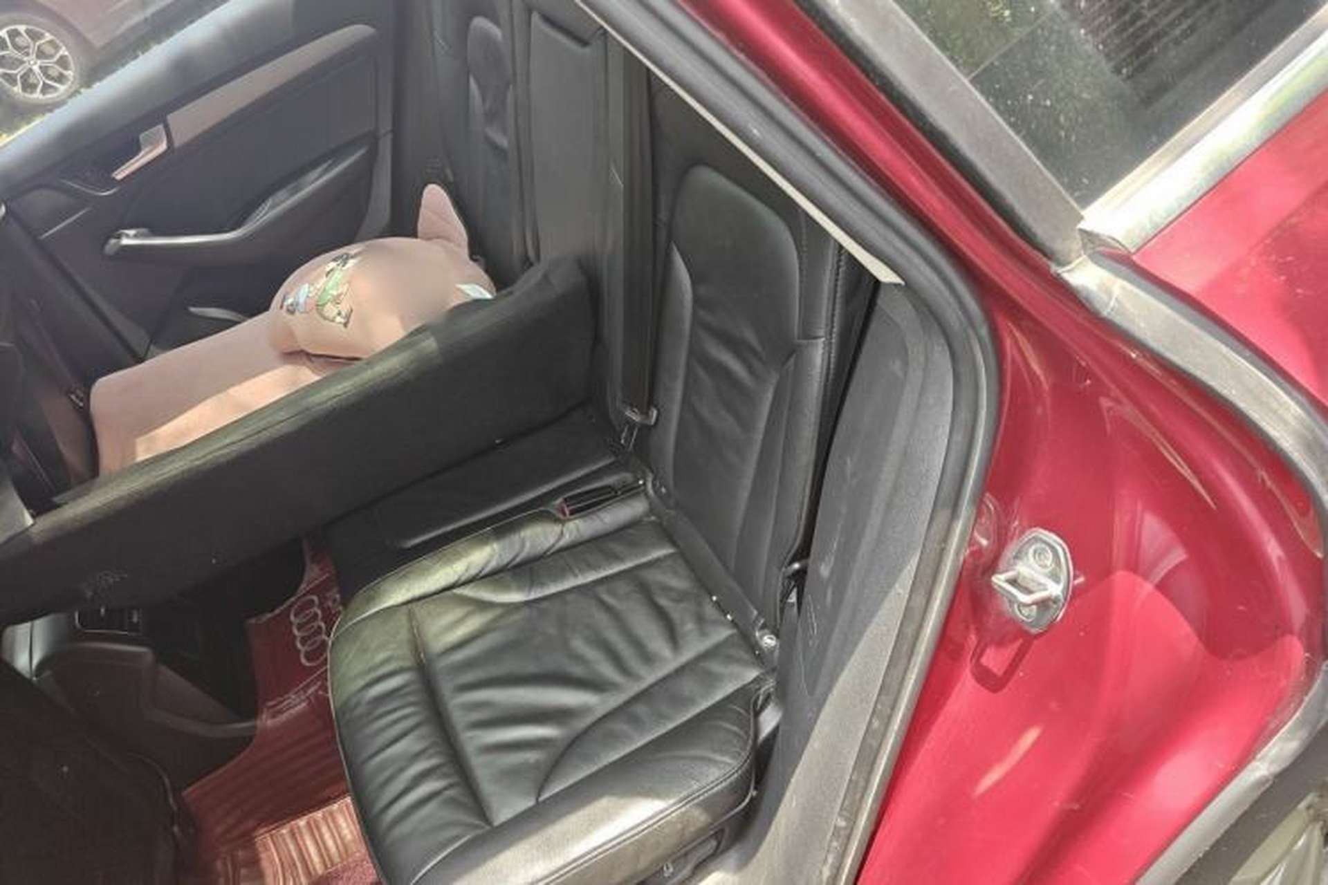 Used Audi Q5 2011 2.0TFSI Technology Model Left Rear Seat