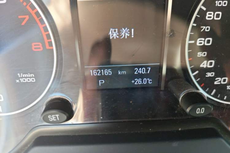Used Audi Q5 2011 2.0TFSI Comfort Version Odometer Close Up