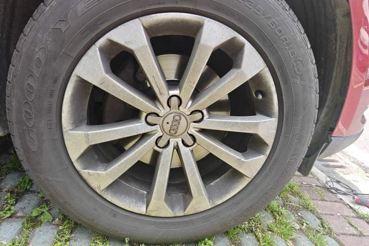 Used Audi Q5 2011 2.0TFSI Technology Model Right Front Wheel Hub