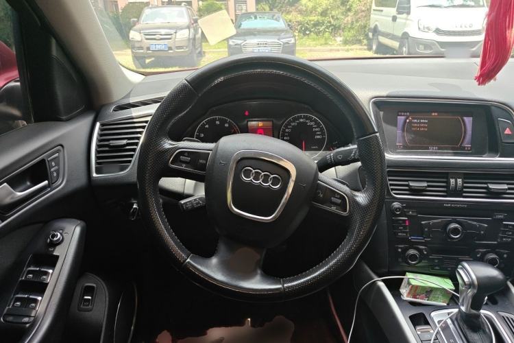 Used Audi Q5 2011 2.0TFSI Technology Model Steering Wheel