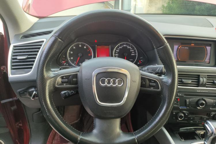 Used Audi Q5 2011 2.0TFSI Comfort Version Steering Wheel