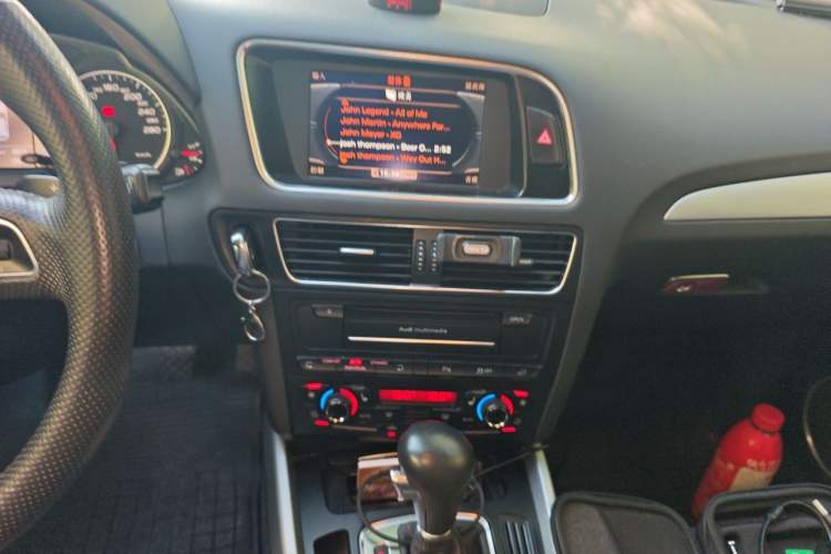 Used Audi Q5 2011 2.0TFSI Dynamic Edition Audio And AC Panel
