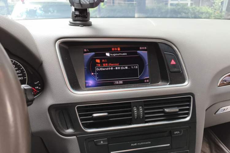 Used Audi Q5 2011 2.0TFSI Comfort Version Audio And AC Panel