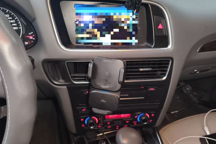 Used Audi Q5 2011 2.0TFSI Comfort Version Audio And AC Panel