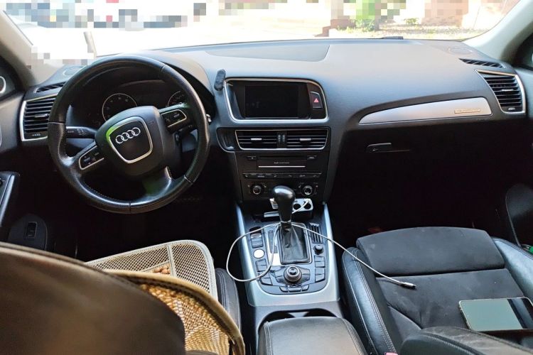 Used Audi Q5 2011 2.0TFSI Dynamic Edition Center Console