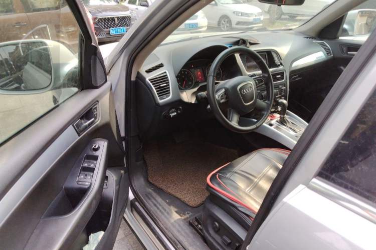 Used Audi Q5 2011 2.0TFSI Technology Model Driver Seat