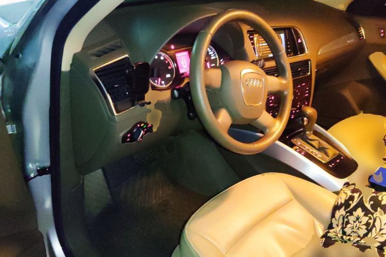 Used Audi Q5 2011 2.0TFSI Technology Model Driver Seat