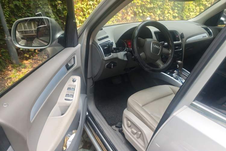 Used Audi Q5 2011 2.0TFSI Ambition Edition Driver Seat