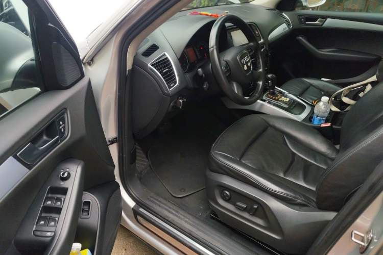 Used Audi Q5 2011 2.0TFSI Technology Model Driver Seat