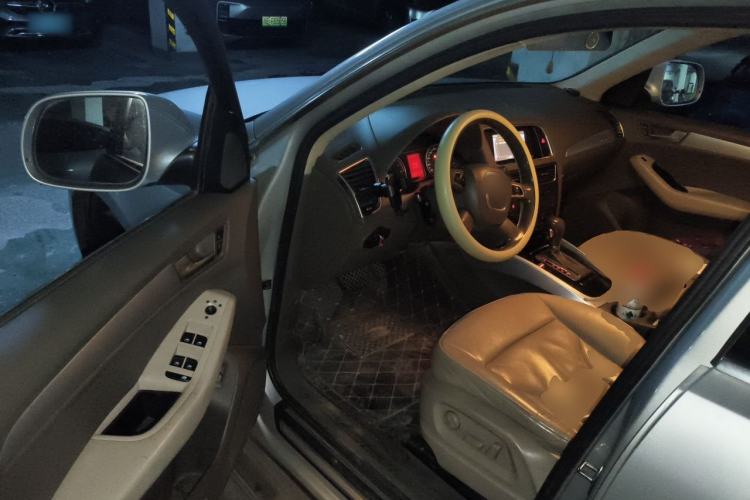 Used Audi Q5 2011 2.0TFSI Technology Model Driver Seat