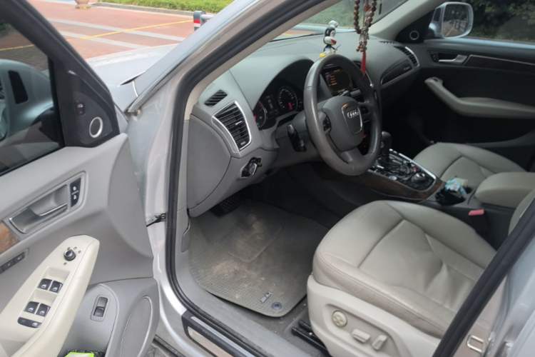 Used Audi Q5 2011 2.0TFSI Luxury Edition Driver Seat