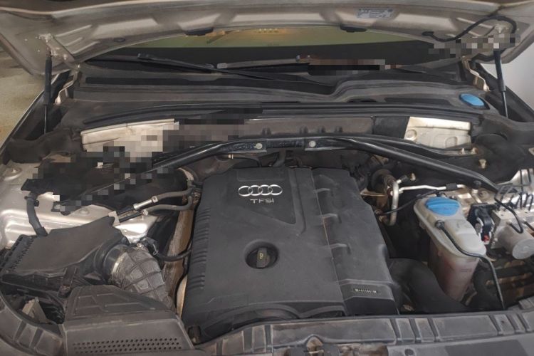 Used Audi Q5 2011 2.0TFSI Comfort Version Engine Bay