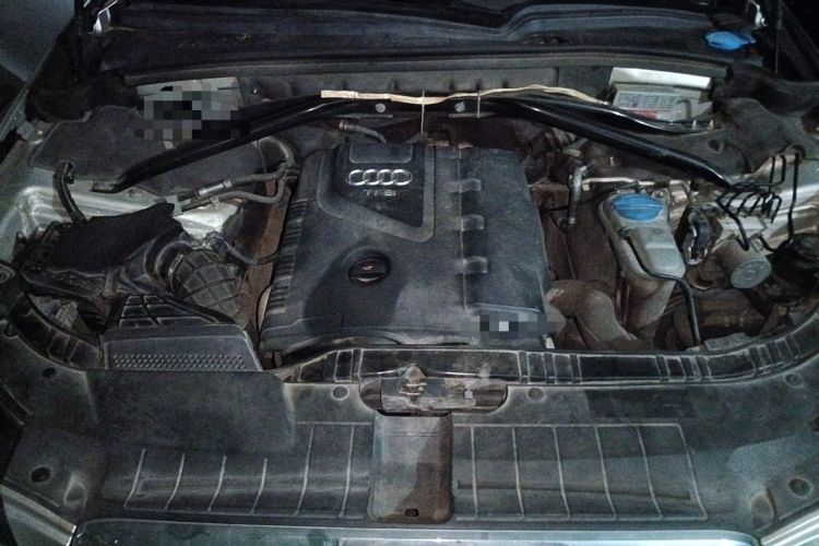 Used Audi Q5 2011 2.0TFSI Comfort Version Engine Bay