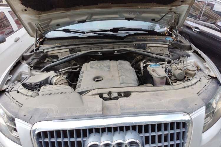 Used Audi Q5 2011 2.0TFSI Technology Model Engine Bay