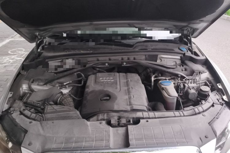 Used Audi Q5 2011 2.0TFSI Comfort Version Engine Bay