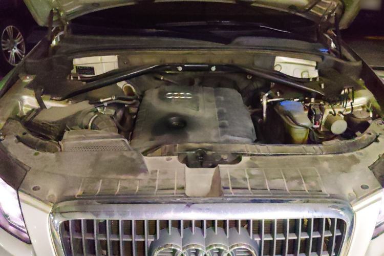 Used Audi Q5 2011 2.0TFSI Technology Model Engine Bay