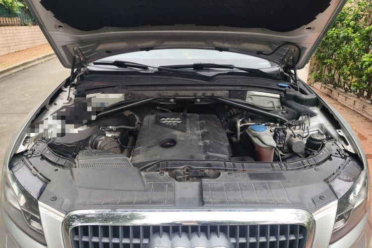 Used Audi Q5 2011 2.0TFSI Technology Model Engine Bay