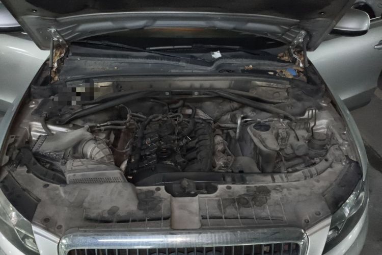 Used Audi Q5 2011 2.0TFSI Technology Model Engine Bay