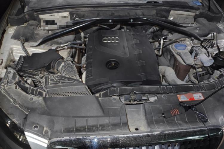 Used Audi Q5 2011 2.0TFSI Technology Model Engine Bay